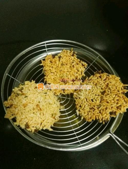 元?dú)忮伆偷淖龇?/ data-3i76=