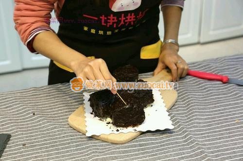 圣誕樹(shù)樁蛋糕的做法