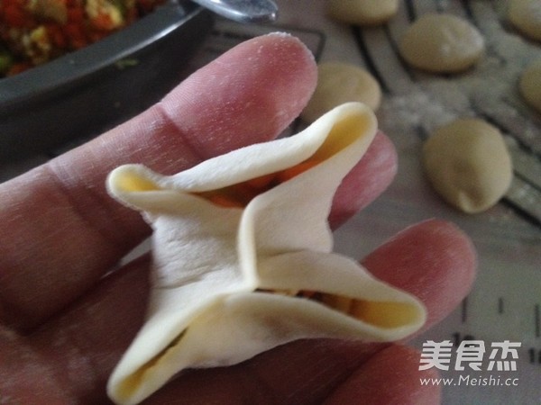 鴛鴦?wù)麸湹淖龇?/ data-LaVe=