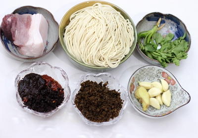 炸醬面的做法步驟1