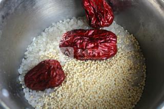 蟲(chóng)草花枸杞粥