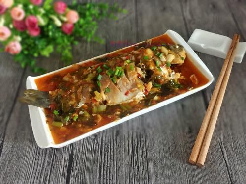 酸菜鯽魚(yú)的做法
