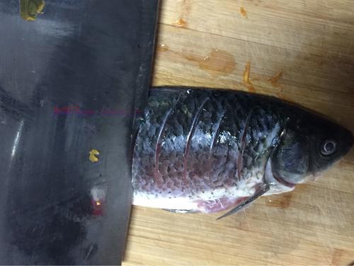 酸菜鯽魚(yú)的做法