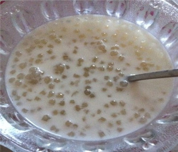 椰漿西米露的做法 椰漿西米露的營(yíng)養(yǎng) 椰漿西米露的熱量