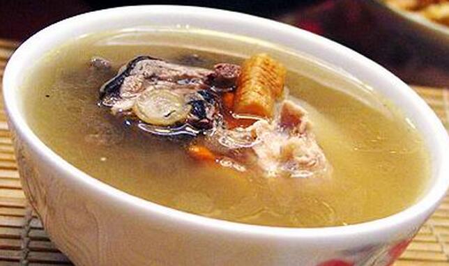 清熱散淤的黑豆蓮藕乳鴿湯怎么做？