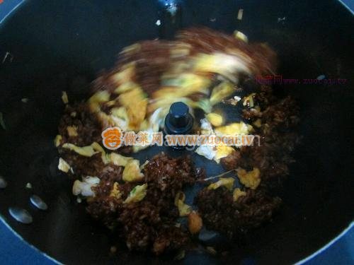 老干媽豬油蛋炒飯的做法