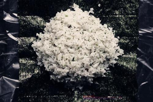 海苔飯團便當(dāng)?shù)淖龇?/ data-XNuu=