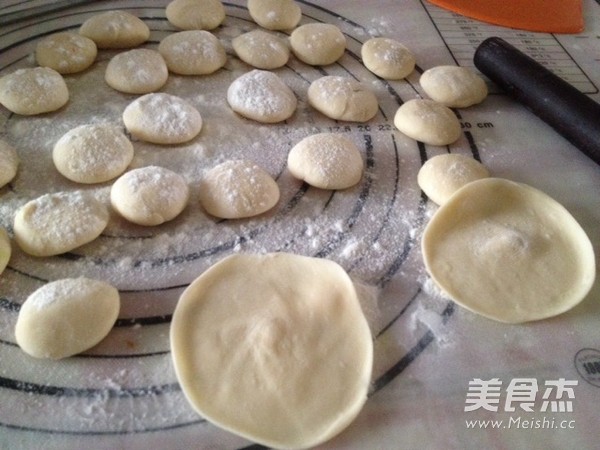 鴛鴦?wù)麸湹淖龇?/ data-B7MZ=