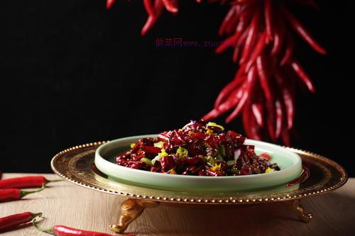 CCTV7食尚大轉(zhuǎn)盤《重慶辣子雞》的做法