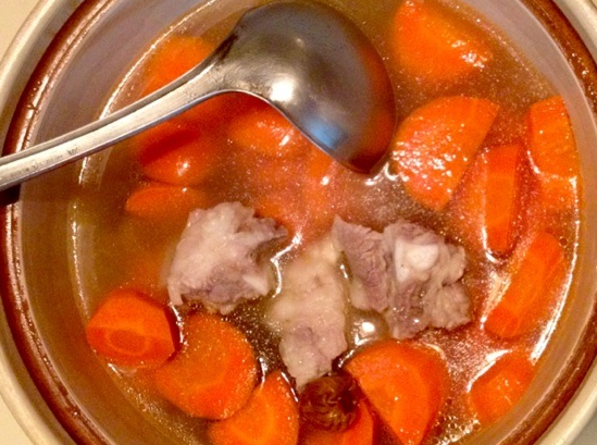 胡蘿卜排骨湯