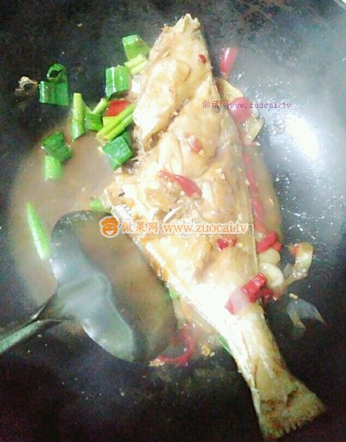 紅燒剝皮魚的做法