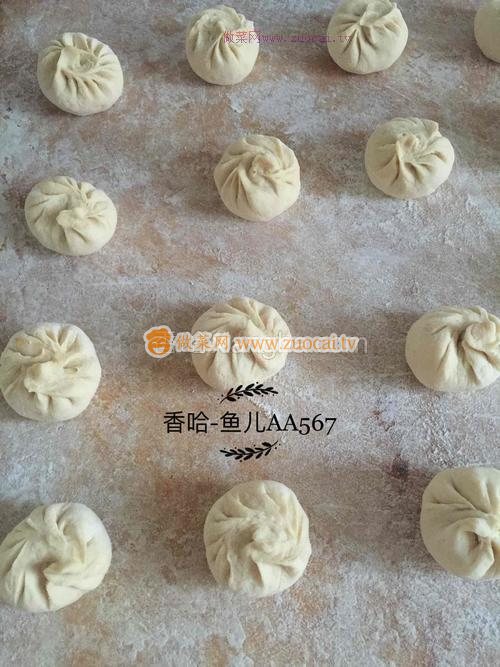 牛肉胡蘿卜木耳包子的做法