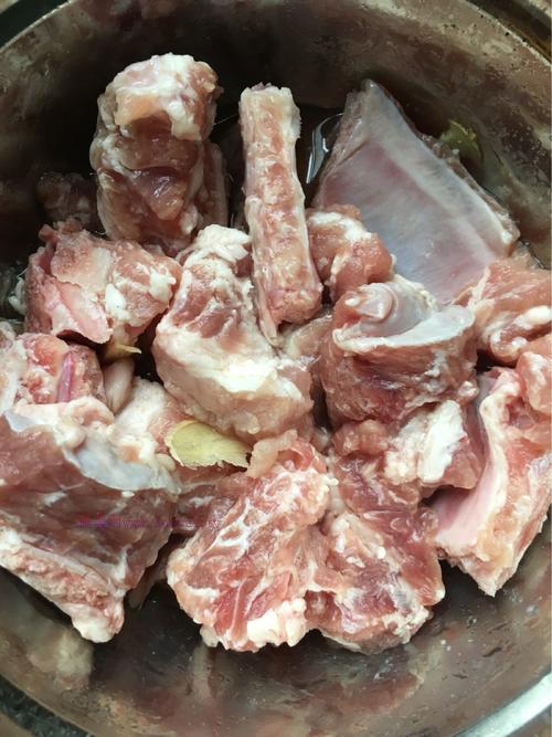 泡菜排骨鍋的做法