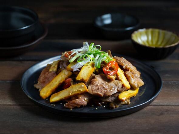 醬香十足的醬爆豆腐干炒肉絲怎么做？