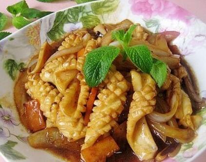 海鮮美味洋蔥炒魷魚怎么做？