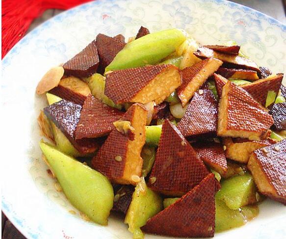 快手家常菜香干炒絲瓜怎么做？