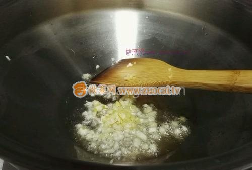 胡蘿卜黑木耳炒牛肉的做法