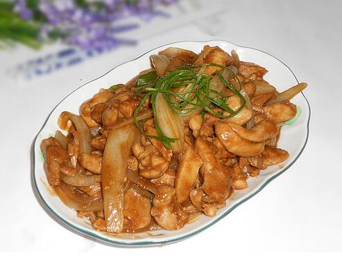 美味下飯菜洋蔥炒雞肉怎么做？