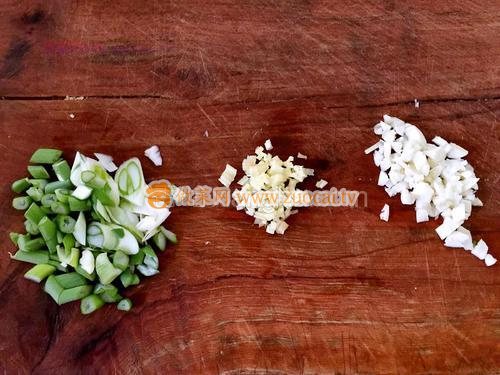 蕎面黃蘿卜蒸餃的做法