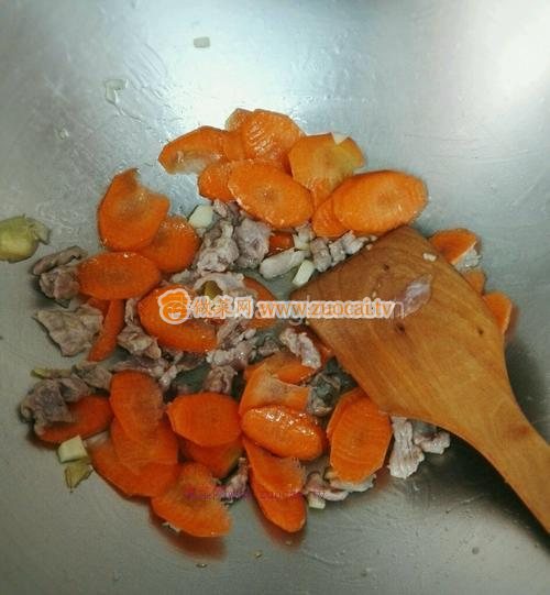 胡蘿卜炒白菜的做法