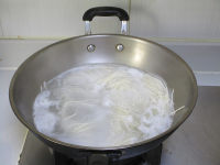 蟹粉撈面的做法步驟5