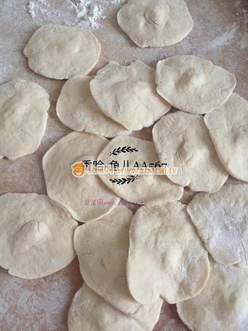 牛肉胡蘿卜木耳包子的做法