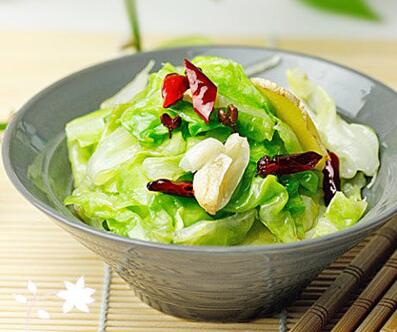 快手小炒手撕洋白菜怎么做？