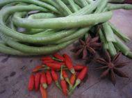 動手腌制美味酸豆角的做法步驟1