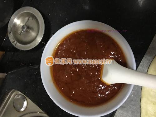 墨魚(yú)丸披薩的做法