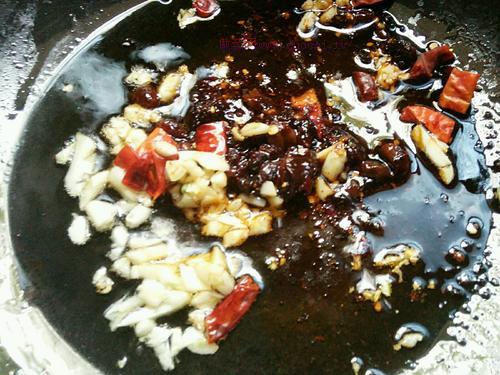 豆豉醬燒鰱魚塊的做法