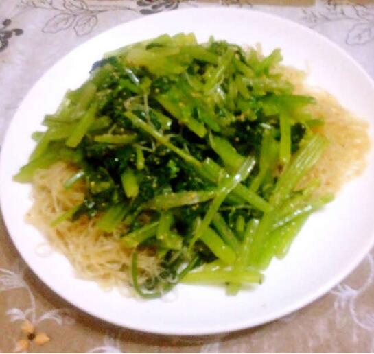 涼拌芹菜粉條怎么做？