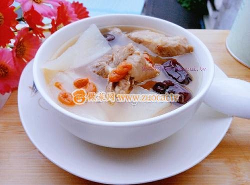 白蘿卜枸杞紅棗豬骨湯的做法