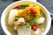 玉米蘿卜排骨湯