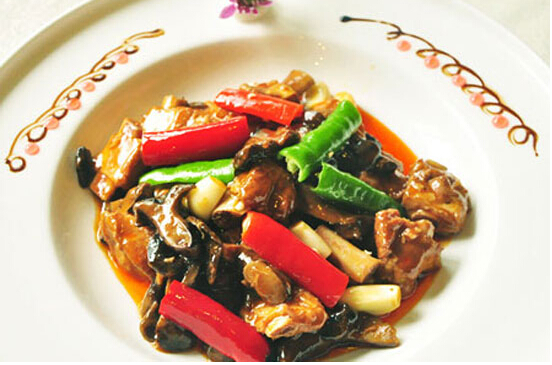 云南美味虎掌菌炒野豬肉怎么做？