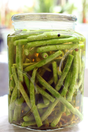 家庭腌制酸豇豆的方法，自己腌制酸豇豆很簡單