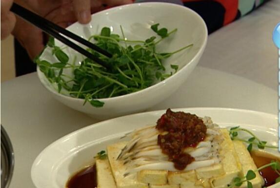 肉質(zhì)鮮嫩的銀魚蒸豆腐怎么做？