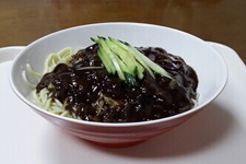 韓國(guó)炸醬面,韓國(guó)炸醬面的做法圖解