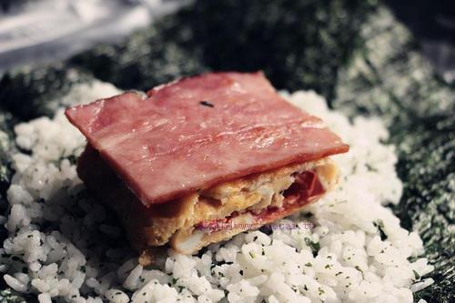 海苔飯團便當(dāng)?shù)淖龇?/ data-fjeN=