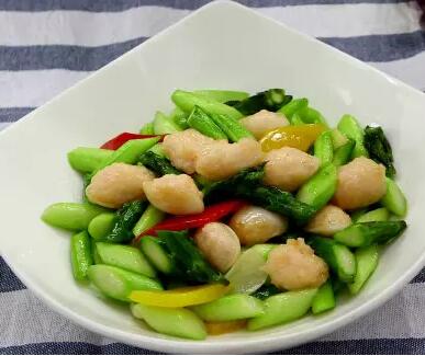 如何做清熱解暑的蘆筍釀百合？