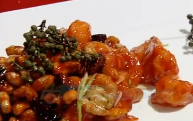 堅果營養(yǎng)的五果香辣桃花蝦怎么做？