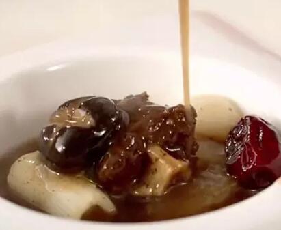 立冬溫補美食白蘿卜燉牛尾怎么做？