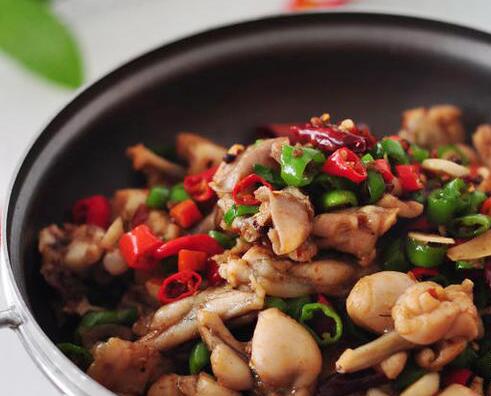 火辣下飯的杭椒炒牛蛙怎么做？