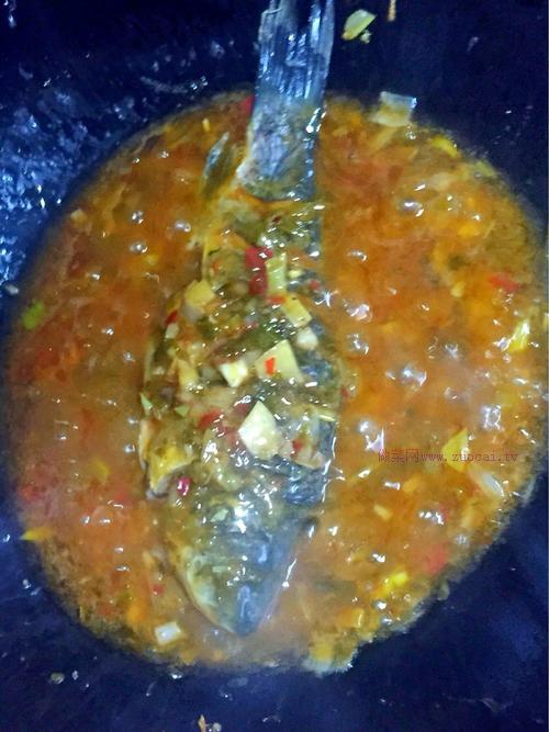 酸菜鯽魚(yú)的做法