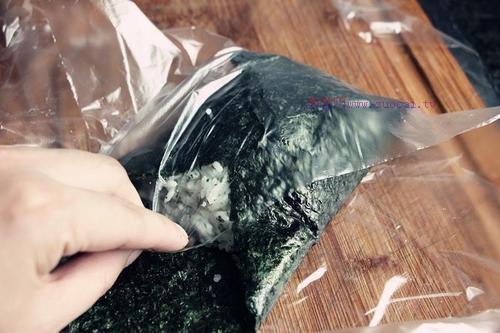 海苔飯團便當(dāng)?shù)淖龇?/ data-BQaf=