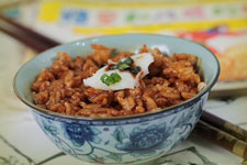 豬油拌飯?jiān)趺醋?/ data-7Wyi=