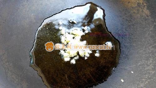 西藍(lán)花拌銀耳的做法