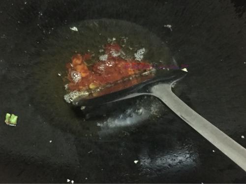 酸菜鯽魚(yú)的做法