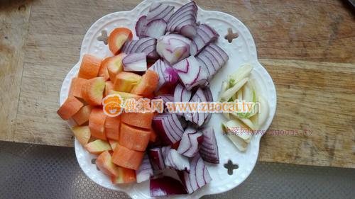 卡通兔咖喱牛肉飯的做法