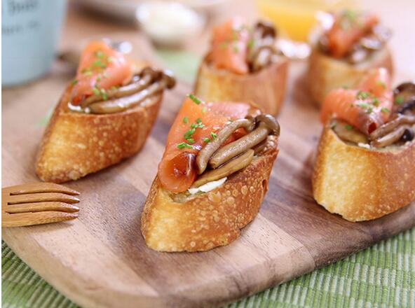 煙三文魚香菇多士怎么做？