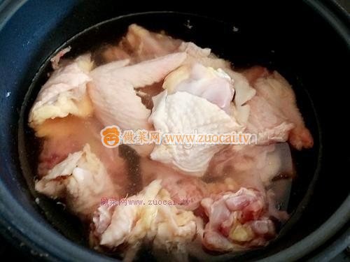 人參藥膳雞湯的做法